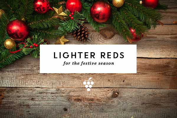 Lighter reds - Christmas baubles, pine cones and leaves